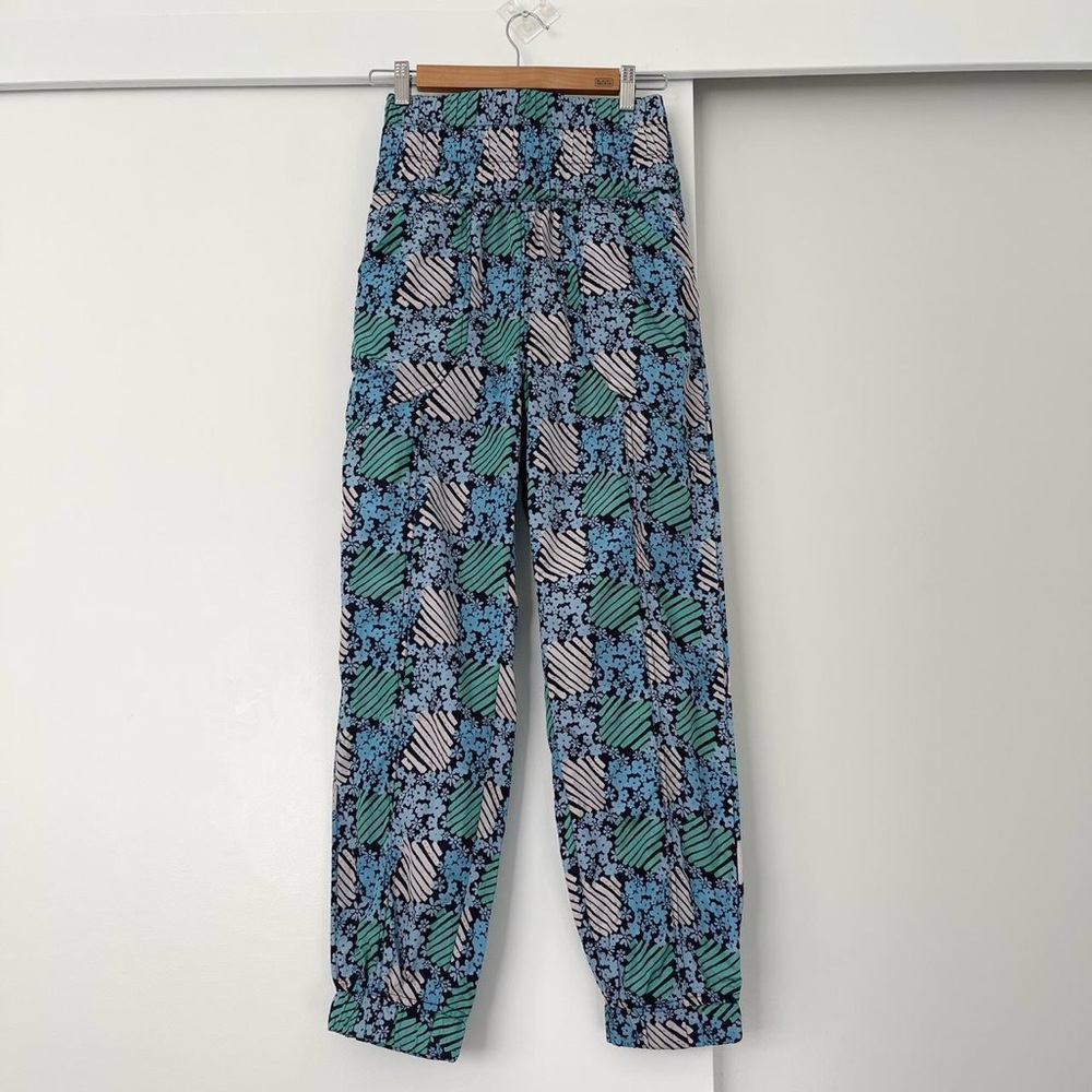 NWOT Free People Movement The Way Home Parachute Pants Joggers Printed Size XS
